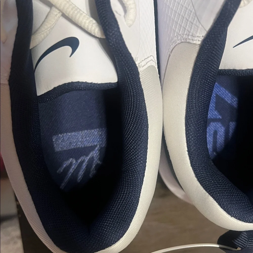 Nike Men's White and Navy Baseball Cleats